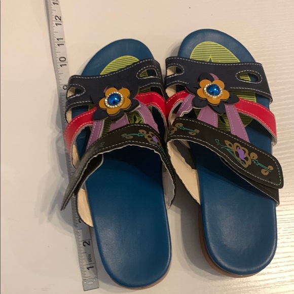 Women’s Sandals - Picture 5 of 5